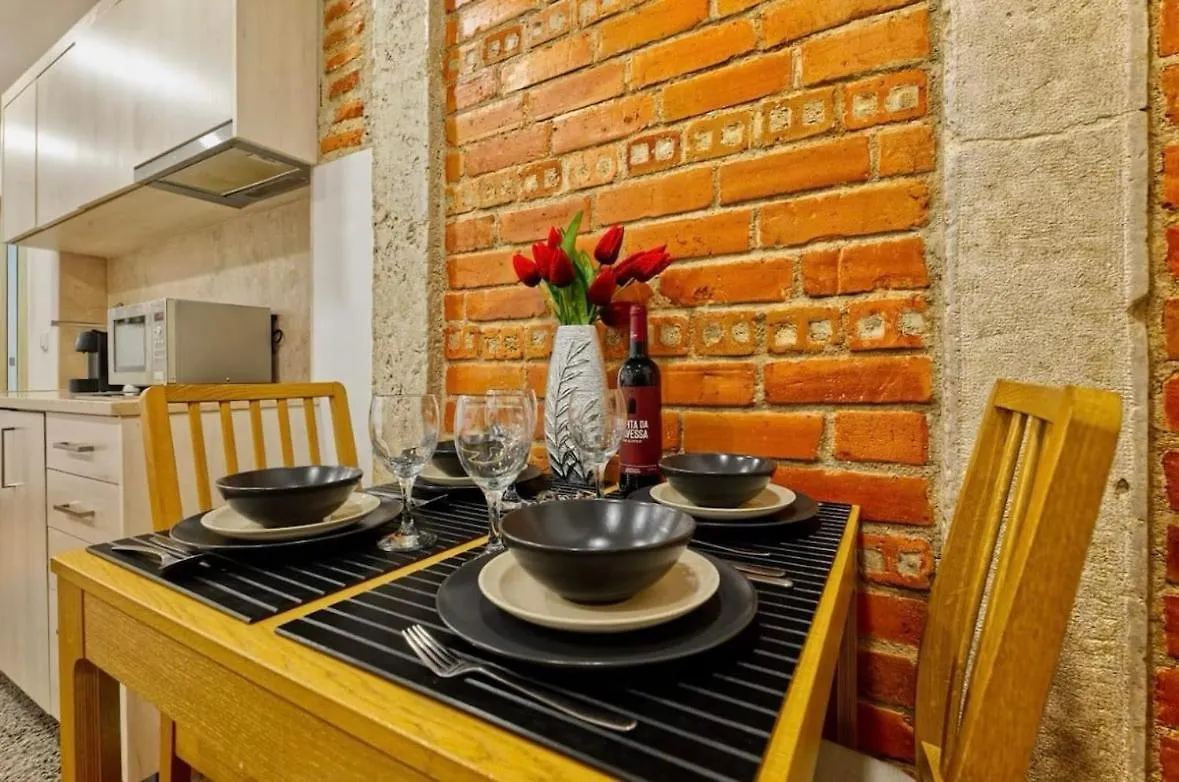 Homey Haven With A Rustic Charm Lisbon