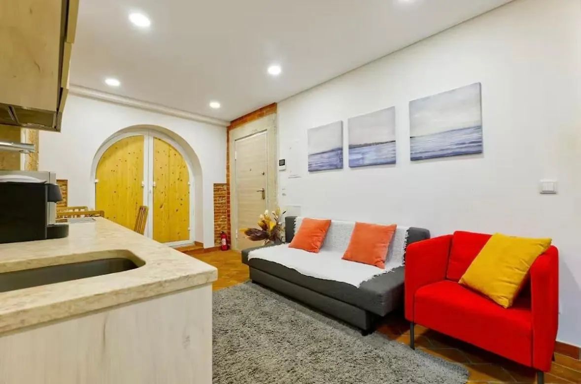 Apartment Homey Haven With A Rustic Charm Lisbon