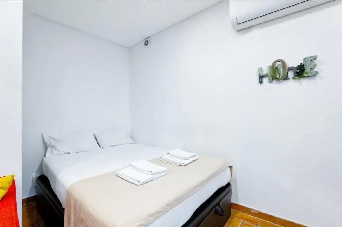 Homey Haven With A Rustic Charm Lisbon 0*,
