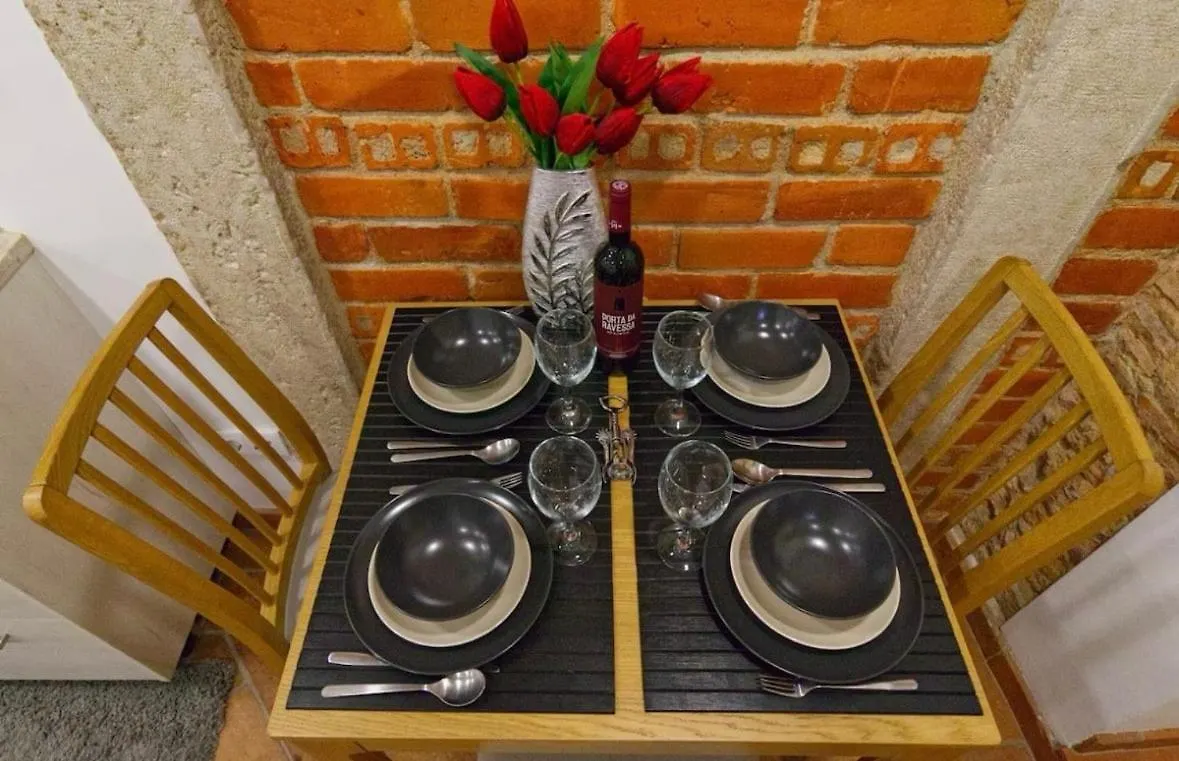 Homey Haven With A Rustic Charm Lisbon