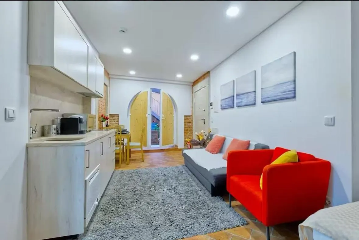 Apartment Homey Haven With A Rustic Charm Lisbon