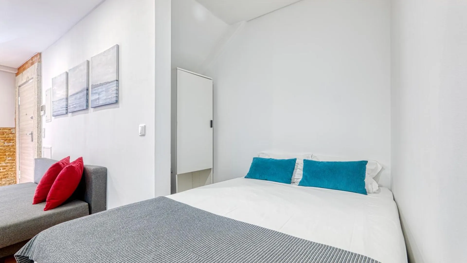 Homey Haven With A Rustic Charm Lisbon