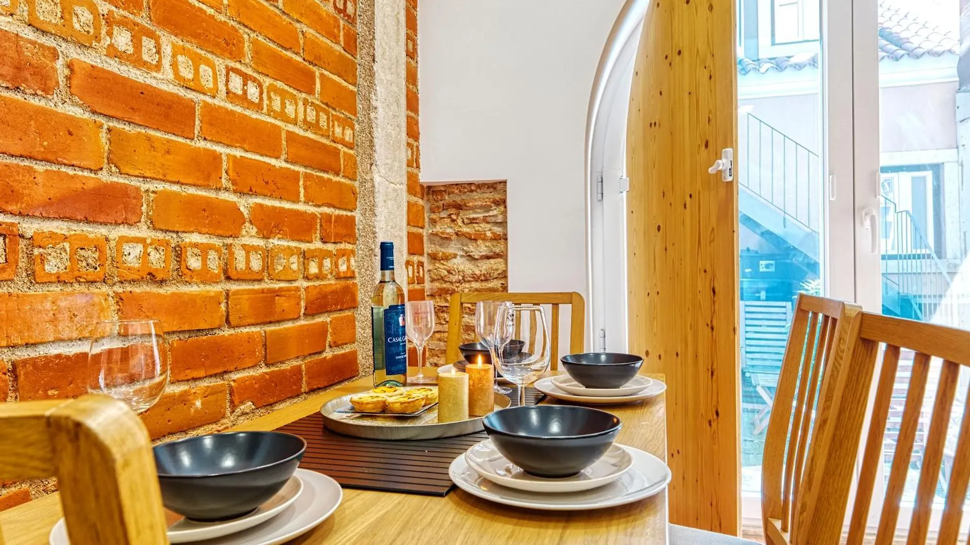 Homey Haven With A Rustic Charm Lisbon Portugal